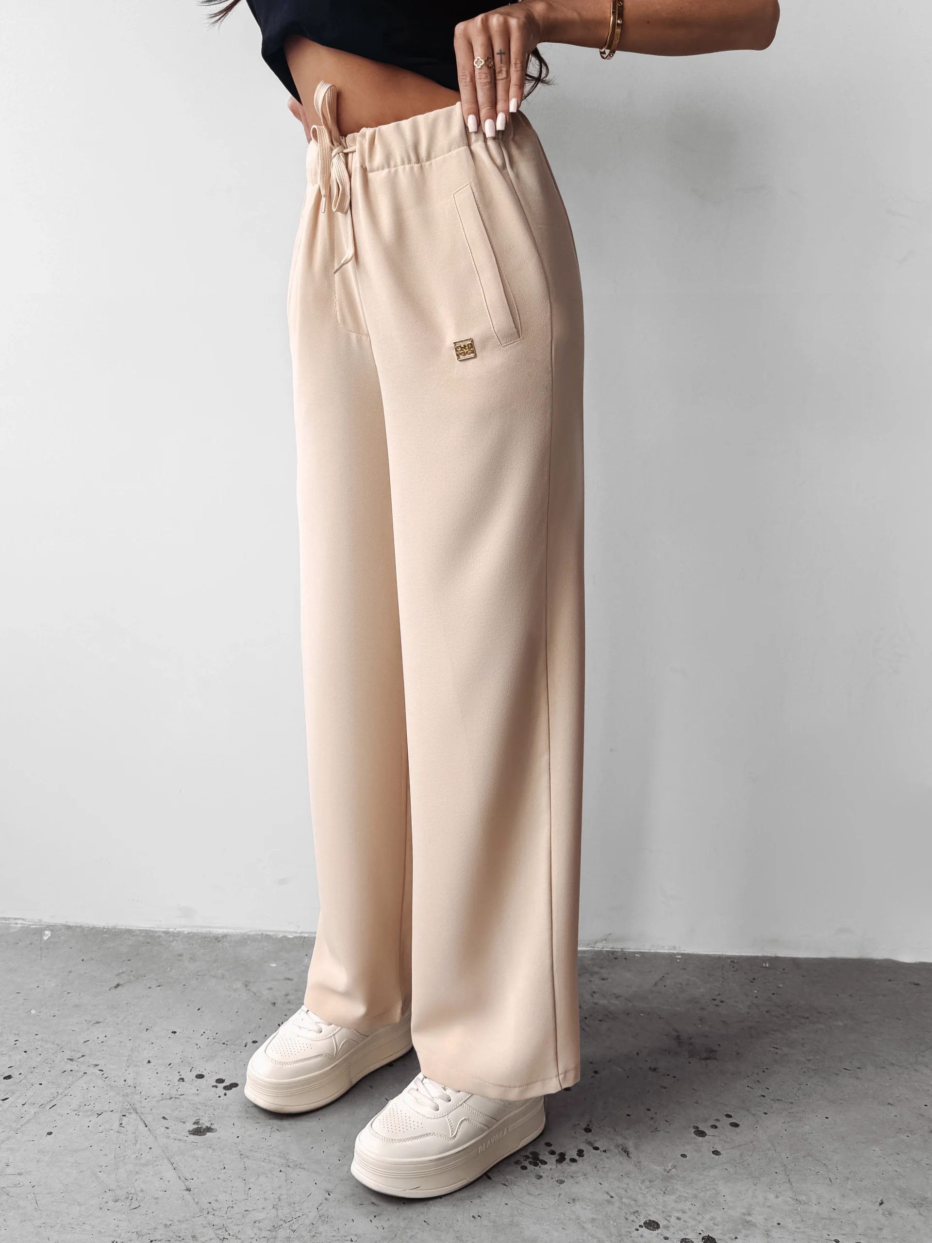 jasne-spodnie-damskie-730mpl.webp jasne spodnie damskie - obrazek 1
