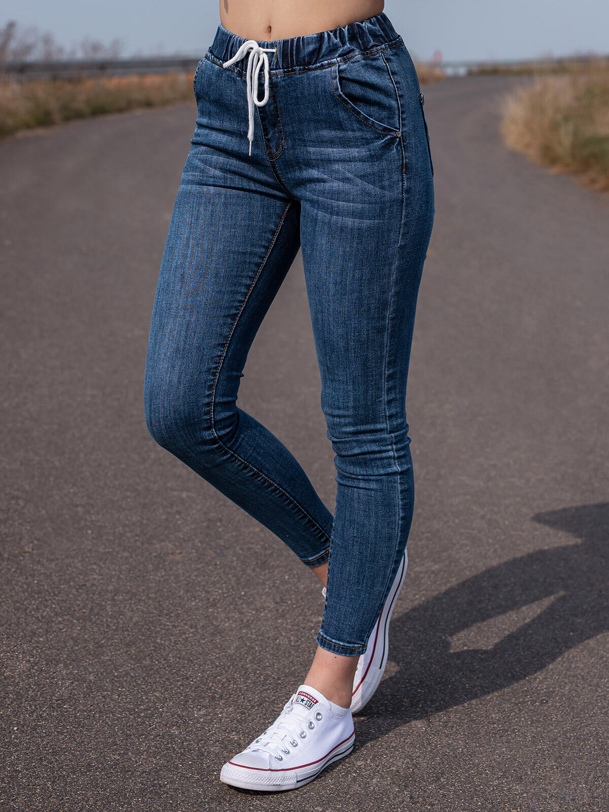 jeansy-na-gumce-422ybn-1.jpg jeansy na gumce - obrazek 1