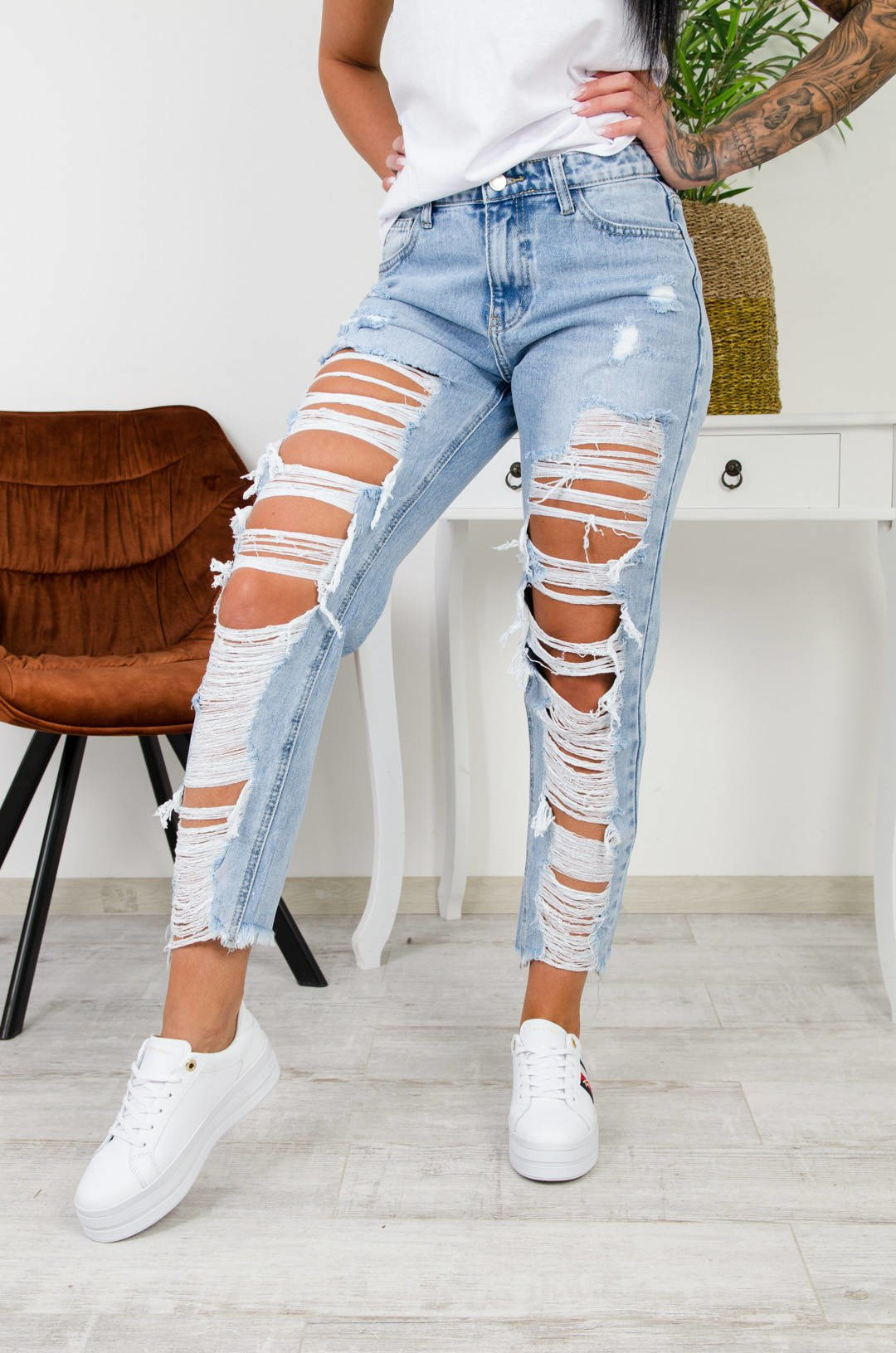 jeansy-z-dziurami-damskie-966mfg-1.jpg jeansy z dziurami damskie - obrazek 1