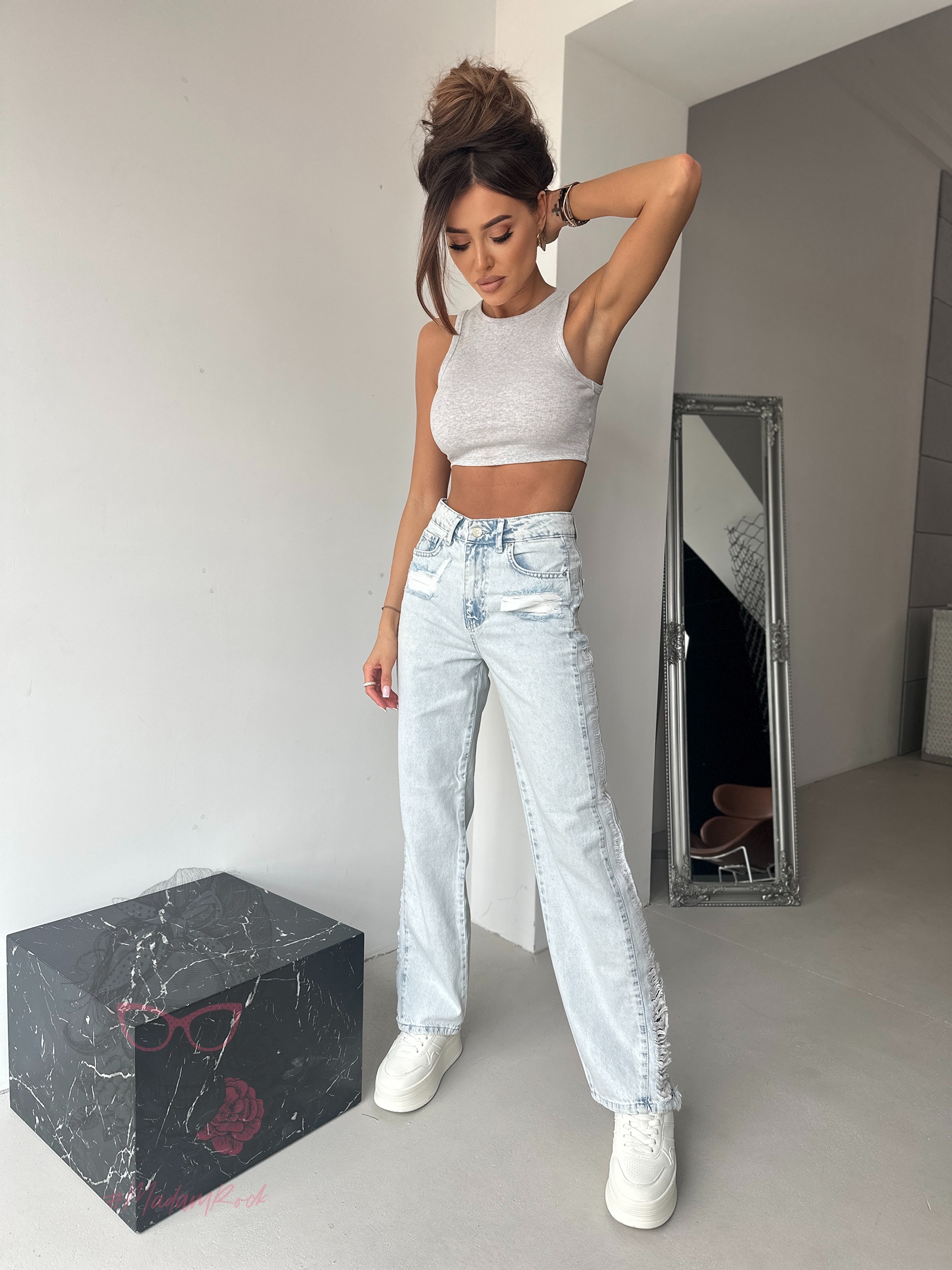 jeansy-z-przetarciami-794oou-1.jpg jeansy z przetarciami - obrazek 1